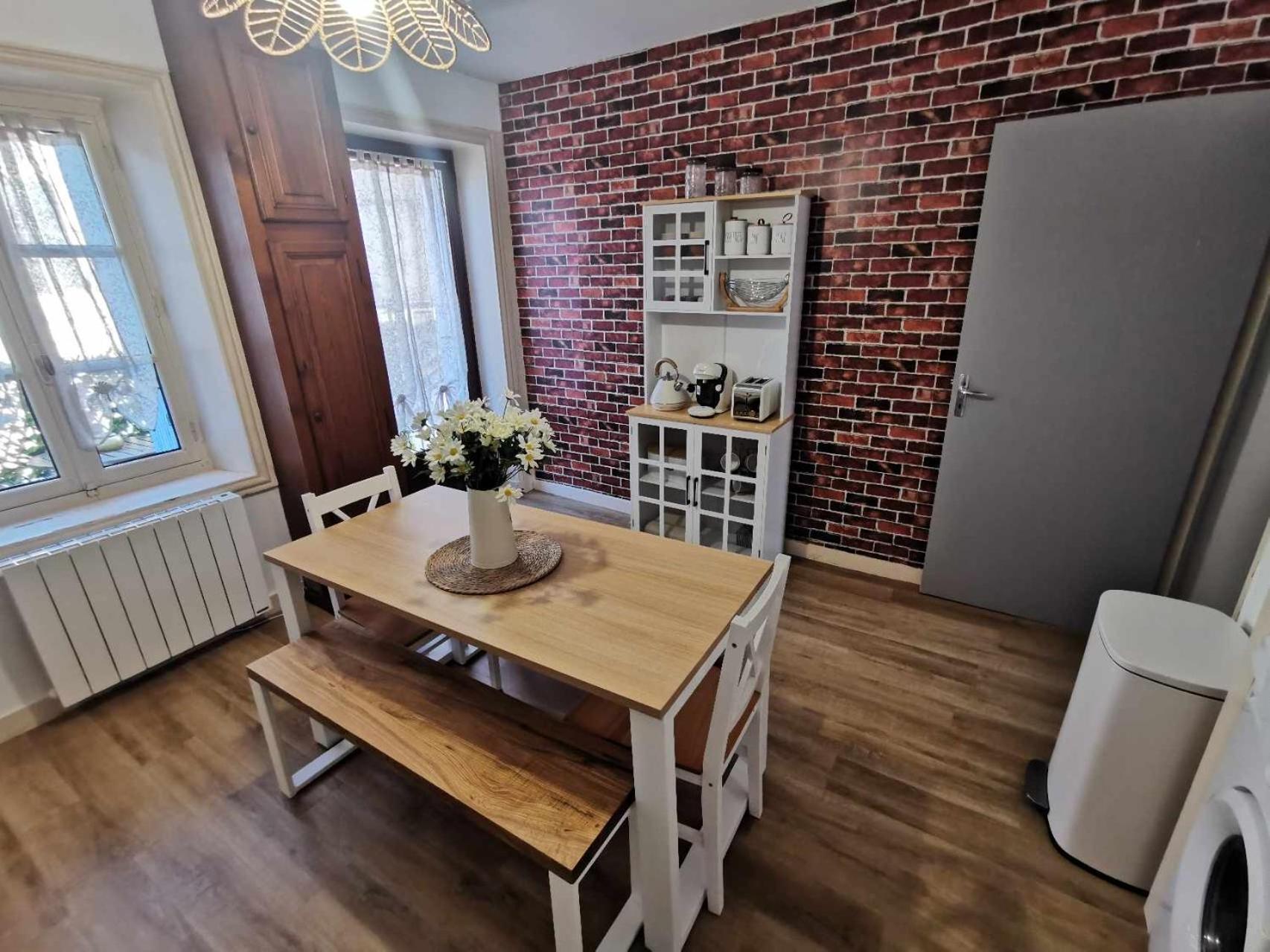 Bel Appartement De 1 A 7 Personnes Ambert Exteriér fotografie